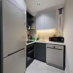 2 1 Fully Equipped Air Conditioned In Taksim Square Стамбул