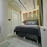 2 1 Fully Equipped Air Conditioned In Taksim Square *