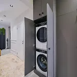 2 1 Fully Equipped Air Conditioned In Taksim Square Апартаменты *