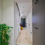 Апартаменты 2 1 Fully Equipped Air Conditioned In Taksim Square Стамбул