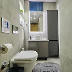 2 1 Fully Equipped Air Conditioned In Taksim Square