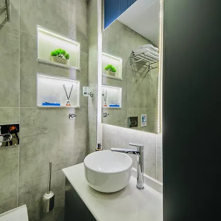 アパート 2 1 Fully Equipped Air Conditioned In Taksim Square イスタンブール