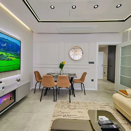 2 1 Fully Equipped Air Conditioned In Taksim Square * איסטמבול