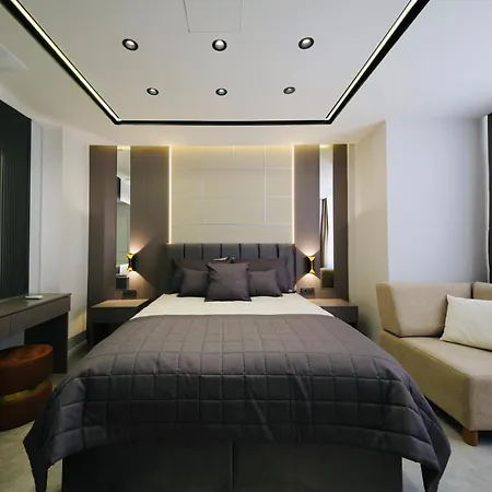 2 1 Fully Equipped Air Conditioned In Taksim Square דירה *