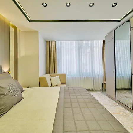 2 1 Fully Equipped Air Conditioned In Taksim Square