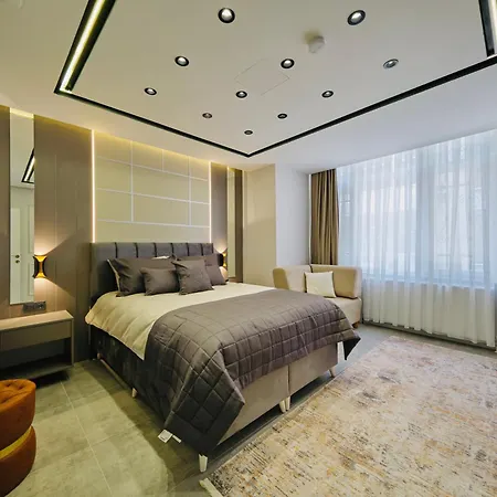 2 1 Fully Equipped Air Conditioned In Taksim Square